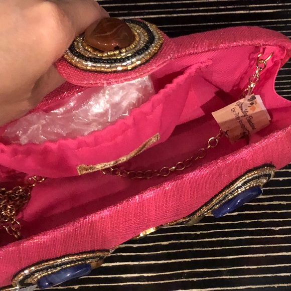 Buntal Clutch With Flap And Round Beadwork. - Picture 3 of 3